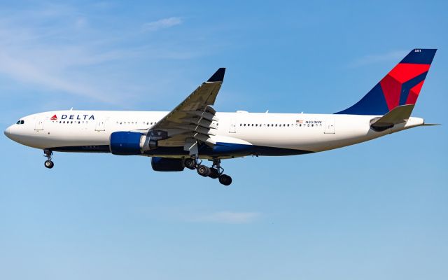 Airbus A330-200 (N851NW)