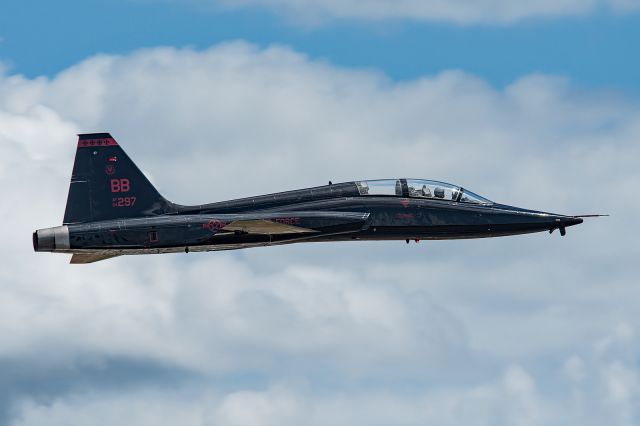 Northrop T-38 Talon (6413297) - ROPER10 departs after a lunch visit