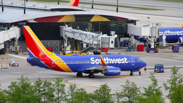 Boeing 737-700 (N933WN)