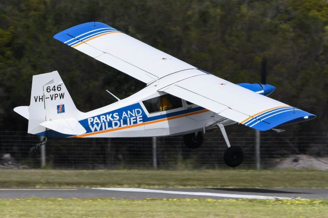 CHAMPION Decathlon (VH-VPW) - SPTR646 battling some crosswinds on landing 