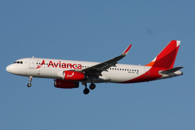 Airbus A320 (N603AV)