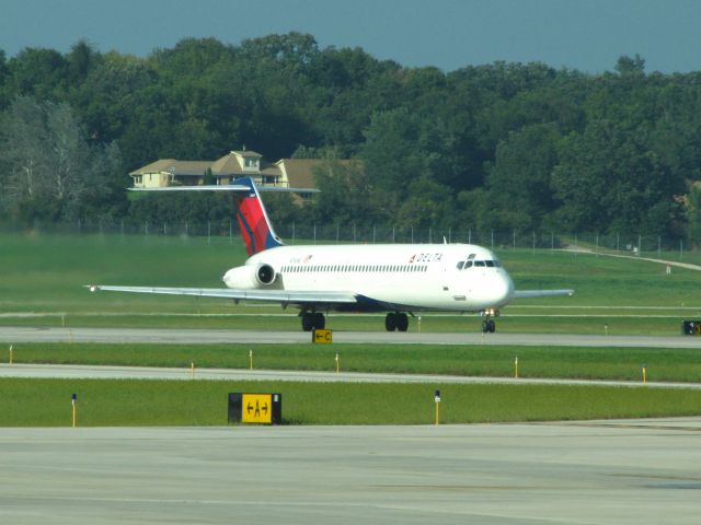 McDonnell Douglas DC-9-50 (N768NC)