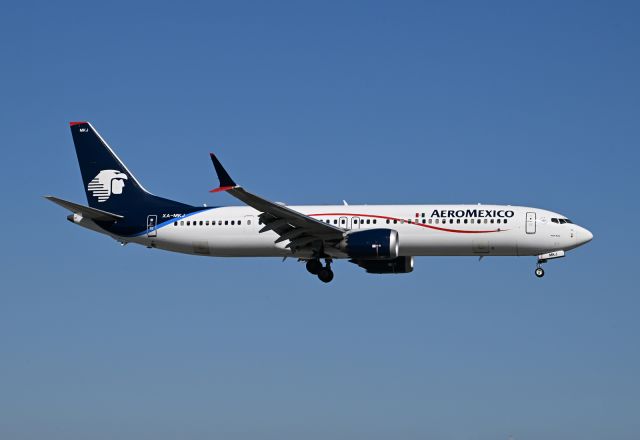 Boeing 737 MAX 9 (XA-MKJ)