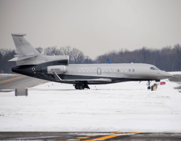 Dassault Falcon 7X (N114BD)