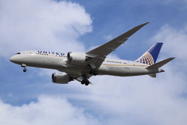 Boeing 787-8 (N27908)