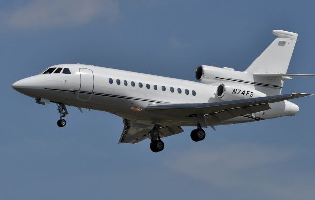 Dassault Falcon 900 (N74FS)