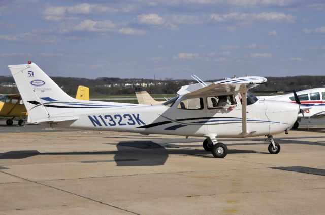 Cessna Skyhawk (N1323K) - Seen at KFDK on 4/9/2009.