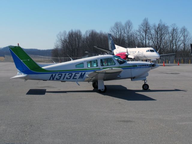 Piper Apache (N313EM)