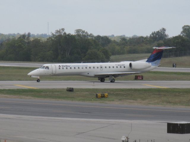 N562RP — - Delta Conn. flies in from CVG/taxis to gate B7