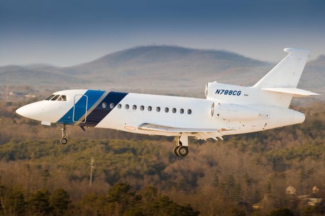 Dassault Falcon 900 (N788CG) - 16.Feb.2010