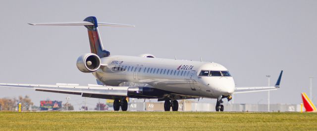 Canadair Regional Jet CRJ-900 (N909XJ)