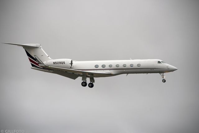 Gulfstream Aerospace Gulfstream V (N529QS) - Landing at Juneau International Airport, Alaska.