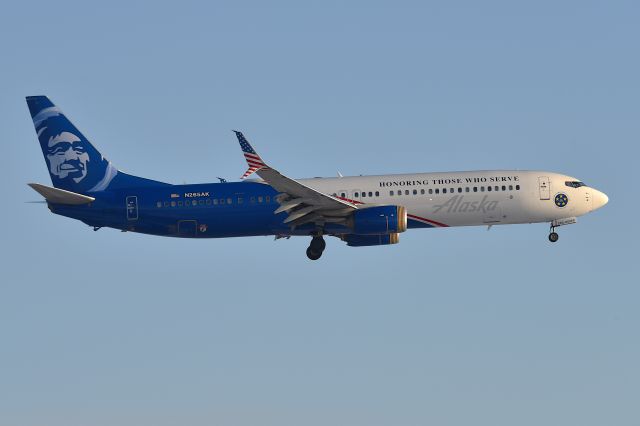 Boeing 737-900 (N265AK) - 01-17-24 23R
