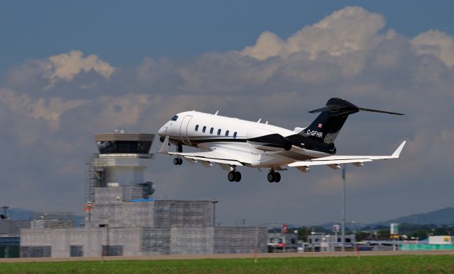 PEREGRINE PJ-3 Falcon (C-GFHR) - Fairmont Aviation servicesbr /Bombardier BD-100 Challenger 300br /August.01.2015 Hakodate Airport [HKD/RJCH] JAPAN