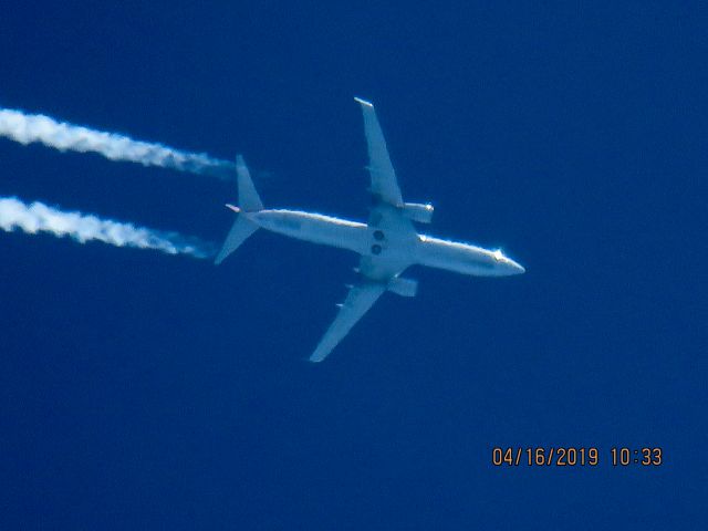 Boeing 737-800 (N948NN)