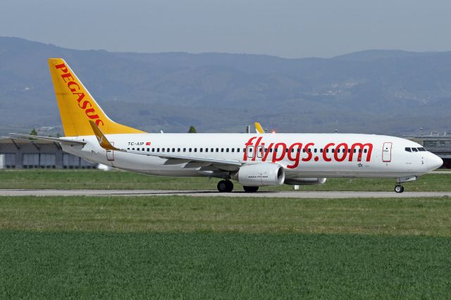 Boeing 737-800 (TC-AIP)