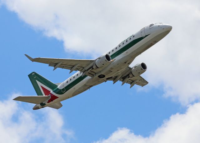 EI-RDM — - DECO ALITALIA CITYLINER TOULOUSE LE 9-07-2014