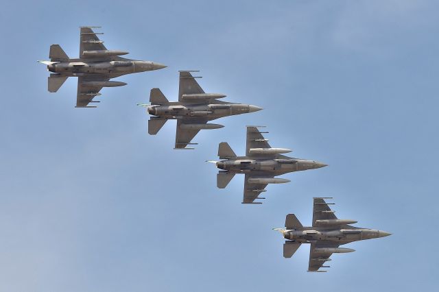 Lockheed F-16 Fighting Falcon —