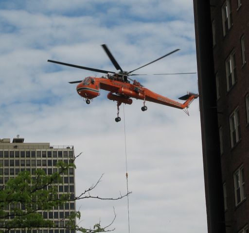 N158AC — - Air conditioner removal & delivery; Hyde Park, Chicago