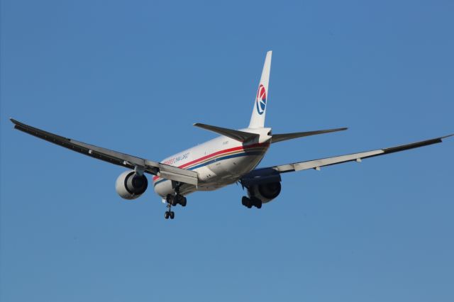 BOEING 777-200LR (B-2083)