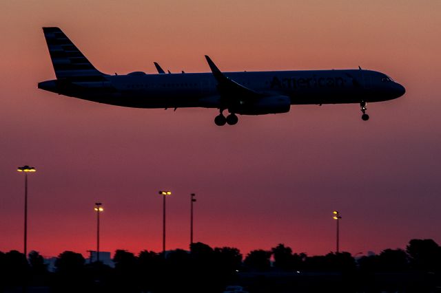 Airbus A321 (N140AN) - 10/14/2020