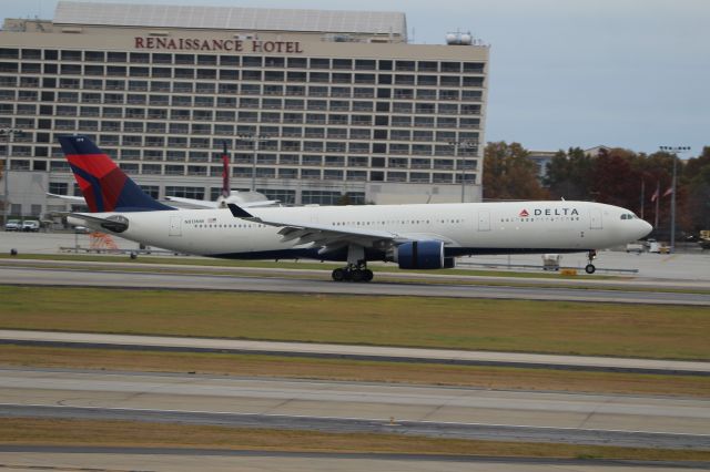 Airbus A330-300 (N813NW)