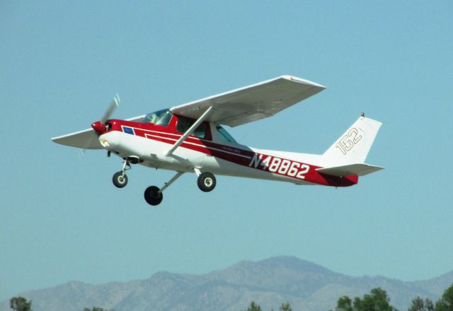 Cessna 152 (N48862) - Taking off RWY 24