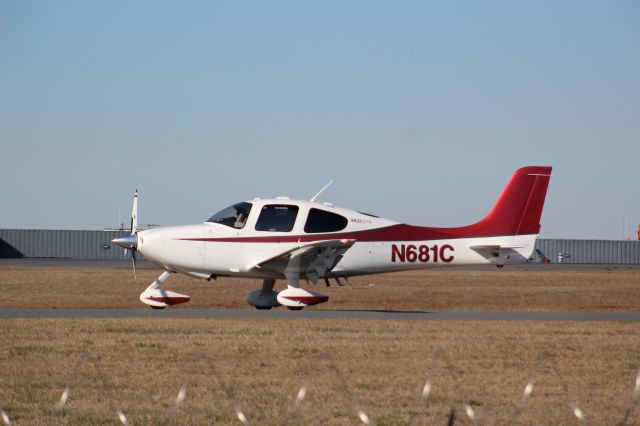 Cirrus SR-22 (N681C)