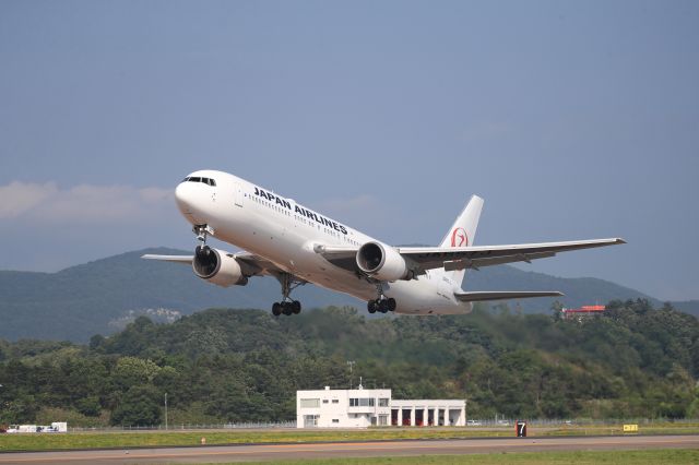 BOEING 767-300 (JA657J) - August 3rd 2019:HKD-HND.