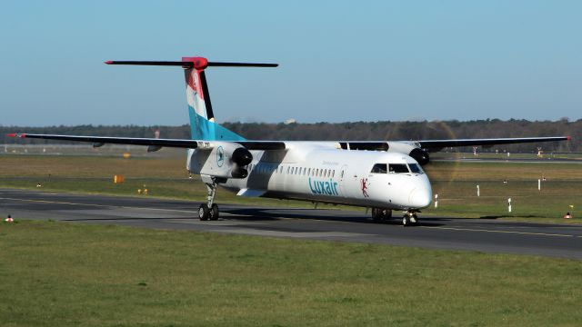 de Havilland Dash 8-400 (LX-LGF)