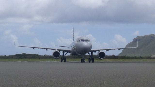 Airbus A321 (N137AA)