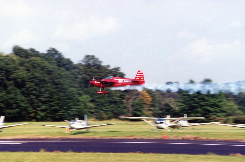STEPHENS Akro (N10LL) - SUSSEX AIRPORT-SUSSEX, NEW JERSEY, USA-AUGUST 1994: Pictured at the 1994 Sussex Airshow, flying his Akro Laser 200, is former U.S. National and World Aerobatic Champion Leo Loudenslager. Always a favorite with the crowd, Leo would return each year, schedule permitting, to perform at Sussex.