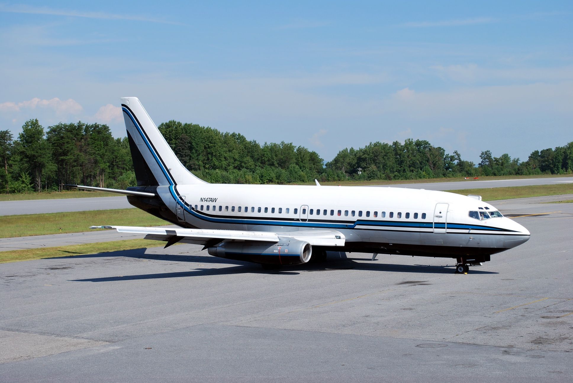 Boeing 737-200 (N147AW) - Nice to see a Boeing on the field..