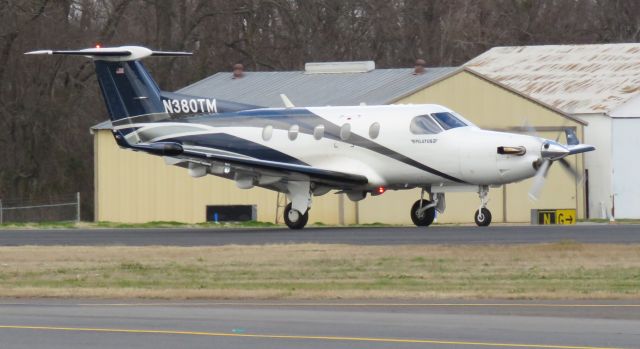 Pilatus PC-12 (N380TM) - Take off runway 14