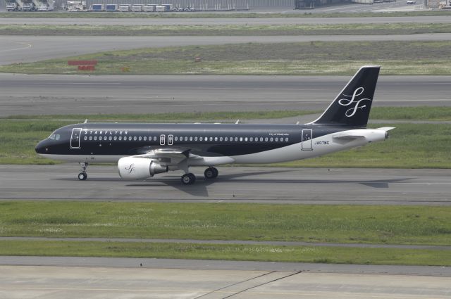 Airbus A320 (JA07MC) - Taxing at Haneda Intl Airport on 2012/05/08