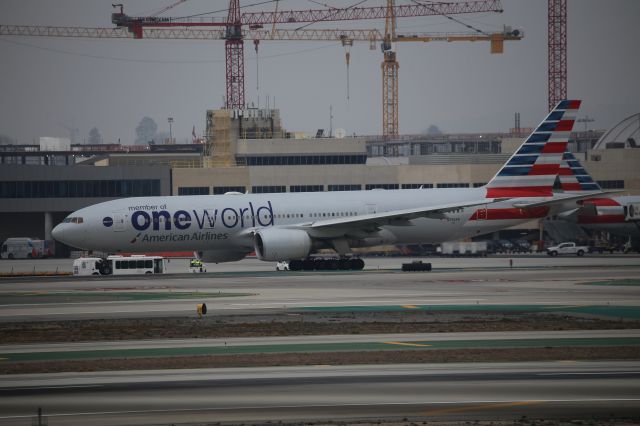 Boeing 777-200 (N796AN)