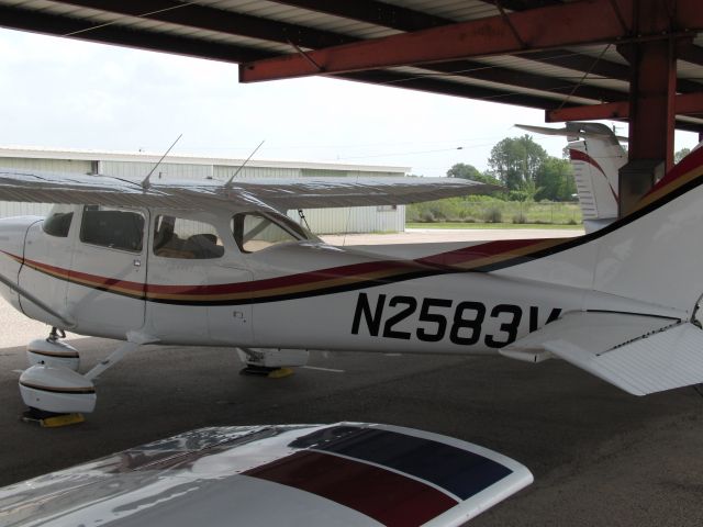 Cessna Skyhawk (N2583V)