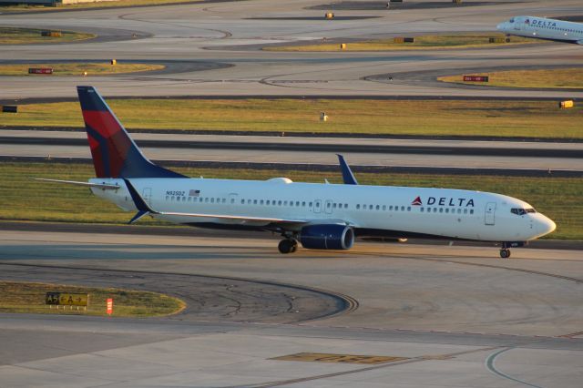 Boeing 737-900 (N925DZ)