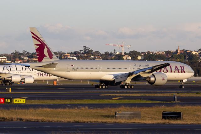 BOEING 777-300 (A7-BAQ)