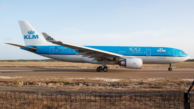 Airbus A330-200 (PH-AOE)