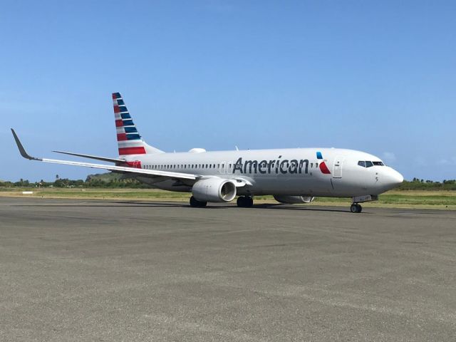 Boeing 737-800 (N923NN)