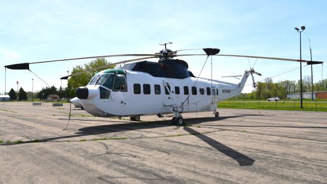 Sikorsky Sea King (N761HG) - CHI Aviation Sikorsky S-61N N761HG in Howell, MI