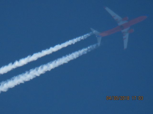 Boeing 737-800 (N8632A)
