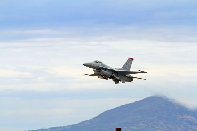 Lockheed F-16 Fighting Falcon — - Avalon air show 2015 Australia.