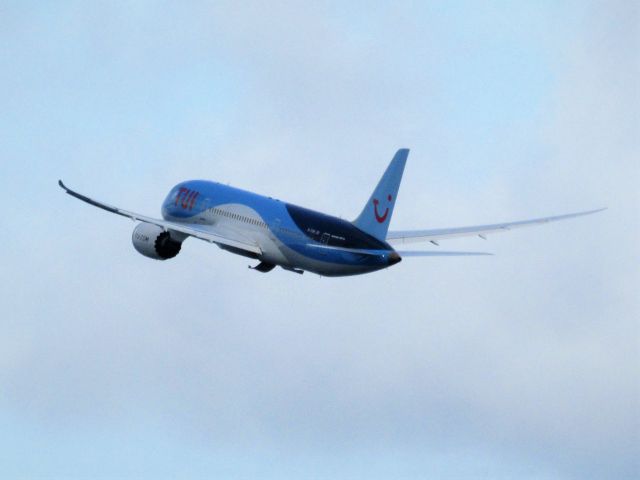 Boeing 787-8 (G-TUIH)