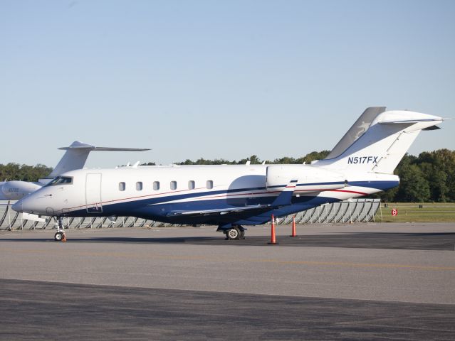 Bombardier Challenger 300 (N517FX)