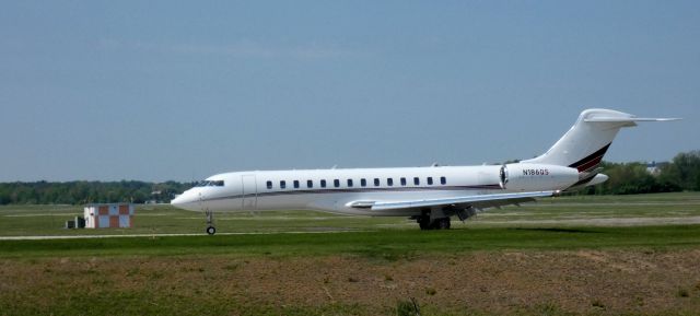 BOMBARDIER BD-700 Global 7500 (N186QS) - Taxiing to parking is this 2024 Bombardier 7500 in the Spring of 2025.