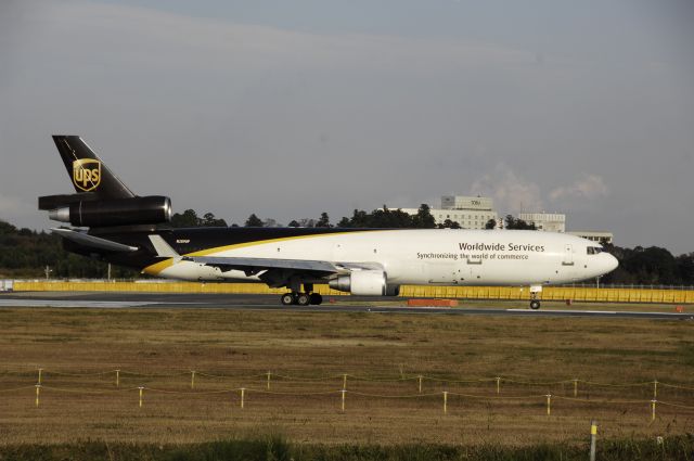 Boeing MD-11 (N289UP) - Departure at NRT Airport Runway 16R on 2011/11/23