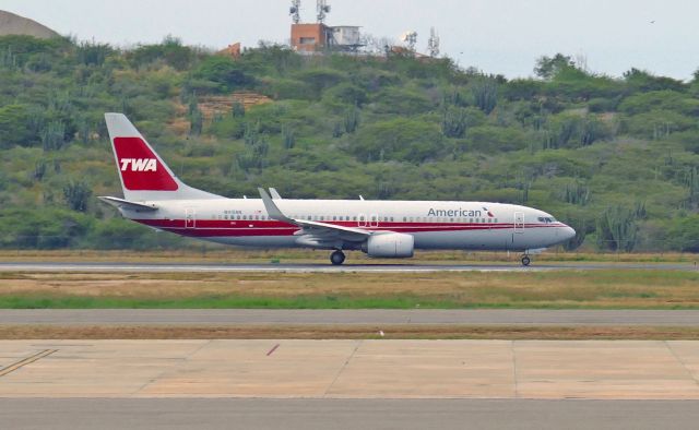 Boeing 737-700 (N915NW)