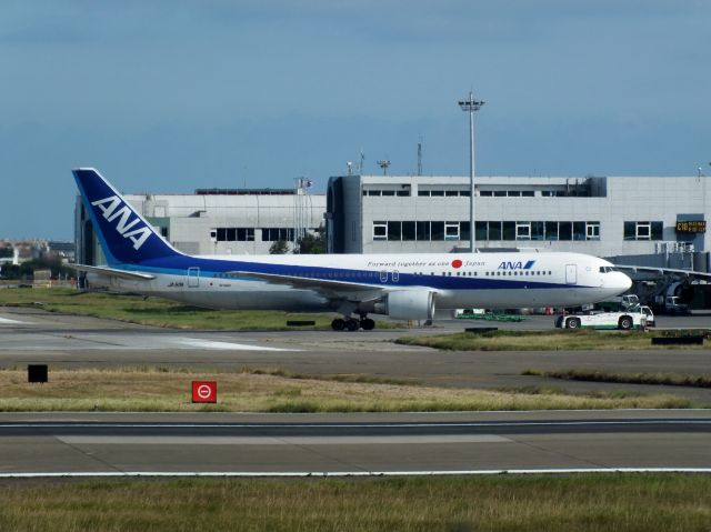 BOEING 767-300 (JA611A)